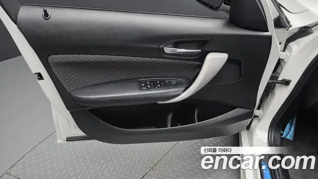 BMW 1 Series 2018 — Photo 18/31