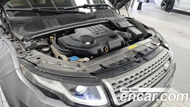Land Rover Range Rover Evoque 2018 — ფოტო 32/34