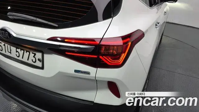 Kia Seltos 2019 — Şəkil 10/32