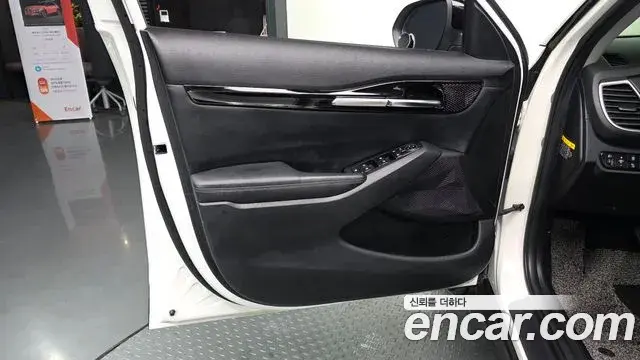Kia Seltos 2019 — Şəkil 27/32
