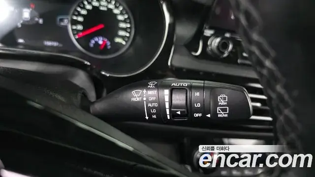 Kia Seltos 2019 — Şəkil 30/32
