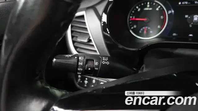Kia Seltos 2019 — Şəkil 24/32