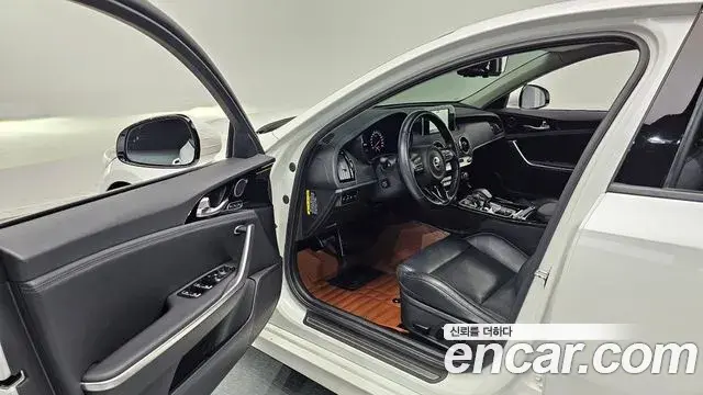 Kia Stinger 2018 — Şəkil 9/30