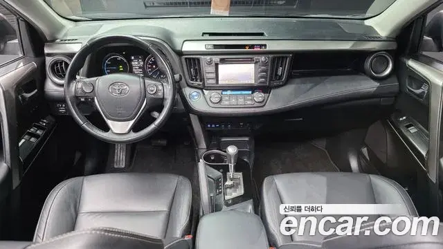 Toyota RAV4 2018 — Фото 7/20