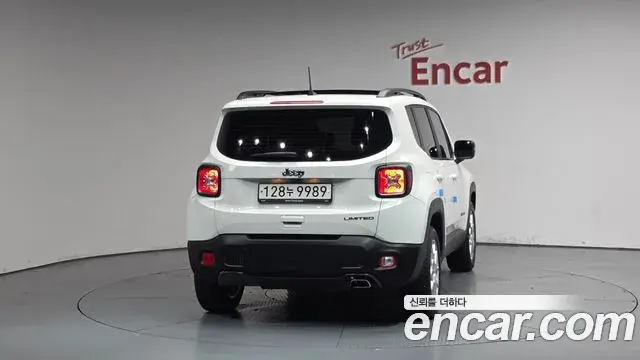 Jeep Renegade 2021 — Photo 12/30