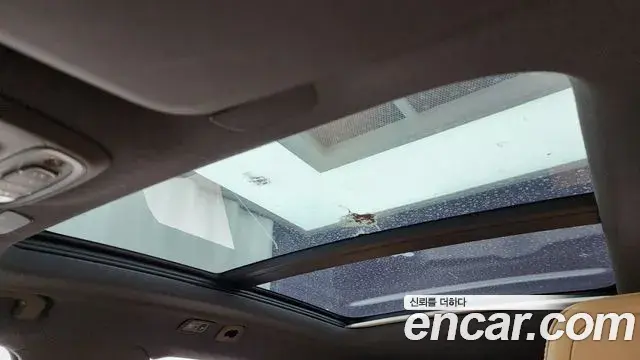 Volvo XC40 2021 — Şəkil 13/34