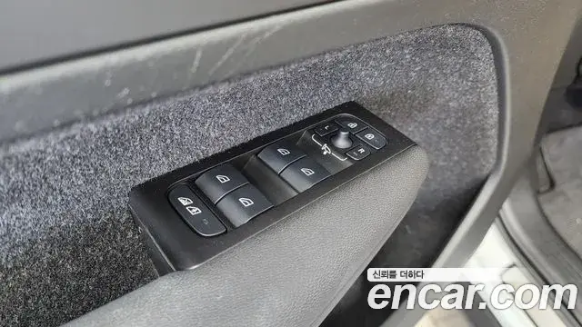 Volvo XC40 2021 — Şəkil 20/34