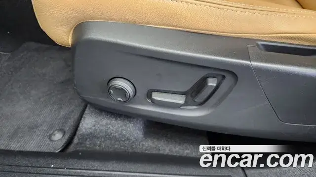 Volvo XC40 2021 — Şəkil 23/34
