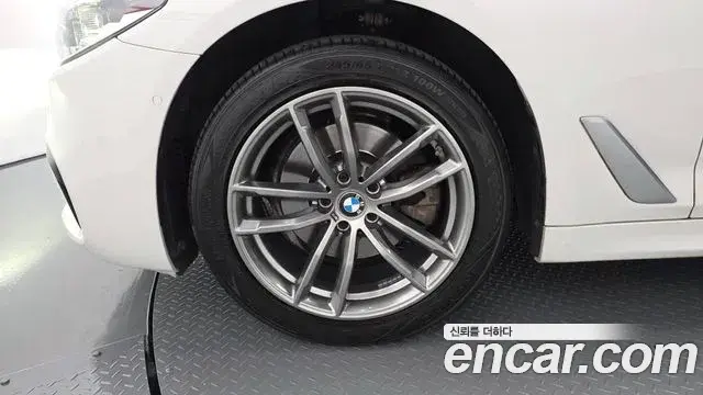 BMW 5 Series 2018 — Фото 5/20