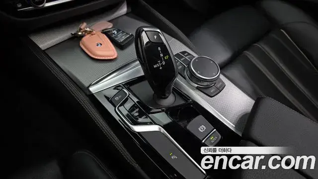BMW 5 Series 2018 — Фото 9/20