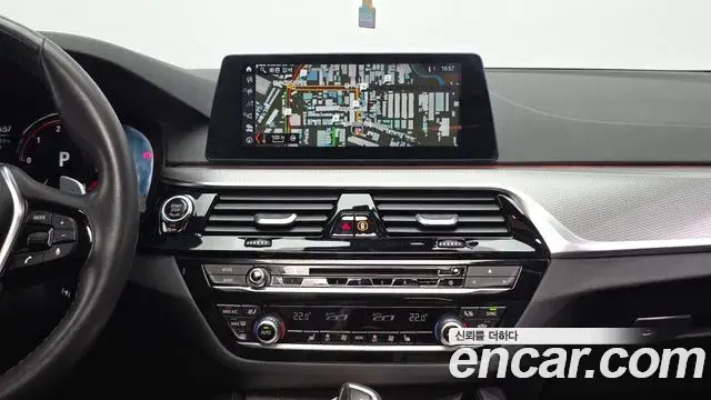 BMW 5 Series 2018 — Фото 14/20