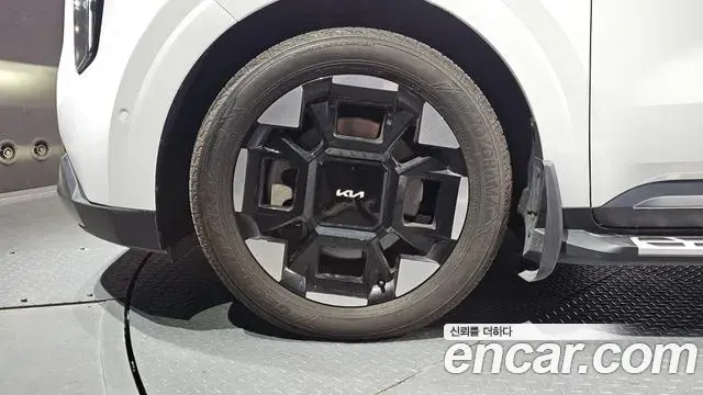 Kia Carnival 2024 — ფოტო 3/20