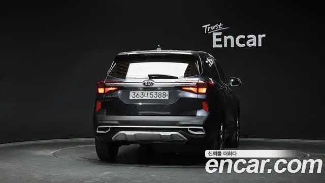 Kia Seltos 2020 — ფოტო 14/20