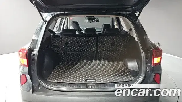 Kia Seltos 2020 — ფოტო 16/20