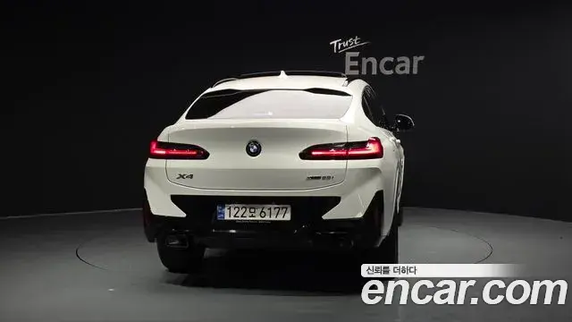 BMW X4 2022 — Şəkil 16/36