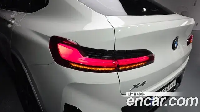 BMW X4 2022 — Şəkil 23/36