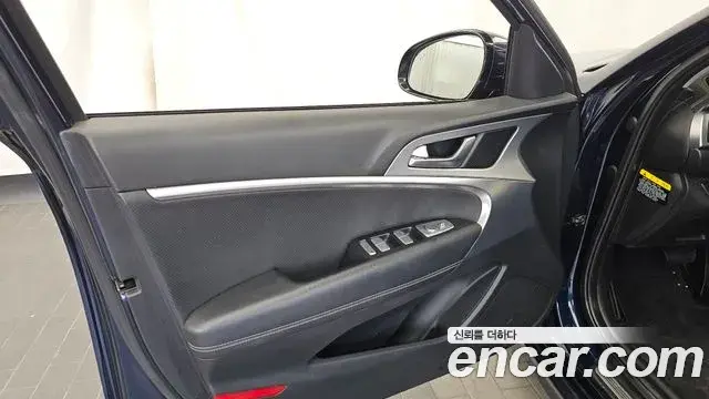 Genesis G70 2018 — Şəkil 28/33