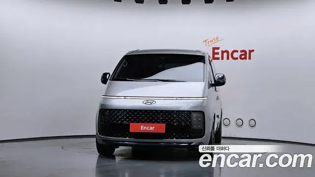 Hyundai Staria 2023 — Фото 3/20