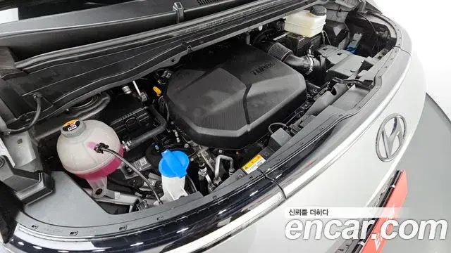 Hyundai Staria 2023 — Фото 6/20