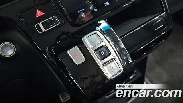 Hyundai Staria 2023 — Фото 9/20