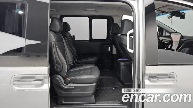 Hyundai Staria 2023 — Фото 11/20