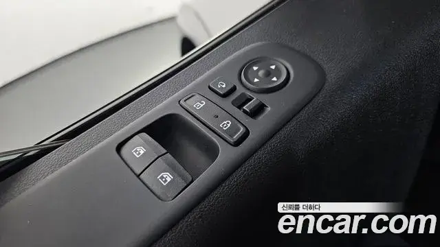 Hyundai Staria 2023 — ფოტო 5/33