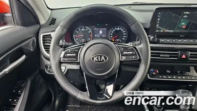 Kia Seltos 2021 — Фото 12/20