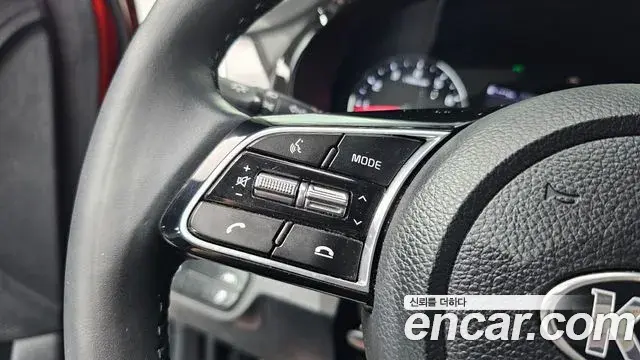 Kia Seltos 2021 — ფოტო 8/30