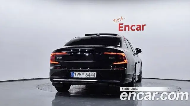 Volvo S90 2022 — Фото 3/20