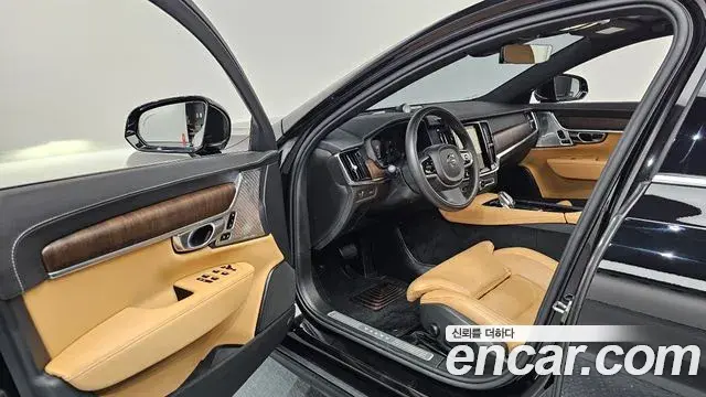 Volvo S90 2022 — Фото 9/20