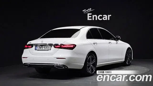 Mercedes-Benz E-Class 2020 — Фото 2/20