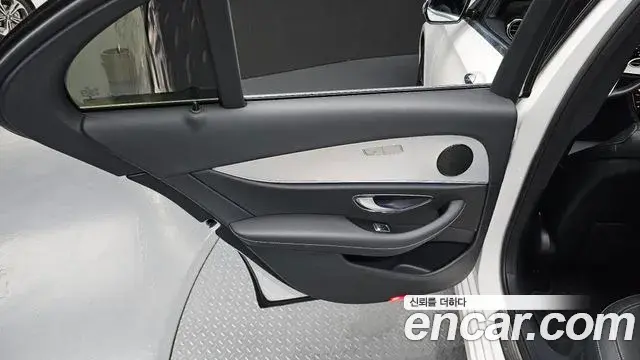 Mercedes-Benz E-Class 2020 — Şəkil 17/31