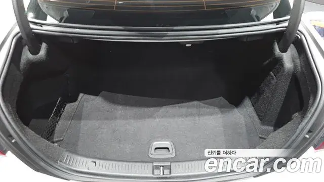 Mercedes-Benz E-Class 2020 — Şəkil 24/31