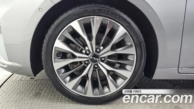 Kia K8 2022 — Şəkil 24/34