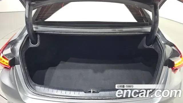 Kia K8 2022 — Şəkil 32/34