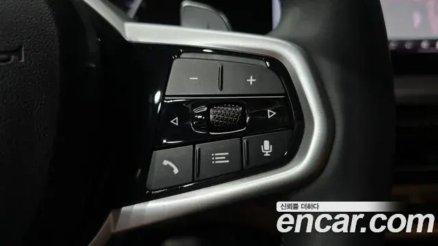 BMW 3 Series 2025 — Photo 10/32