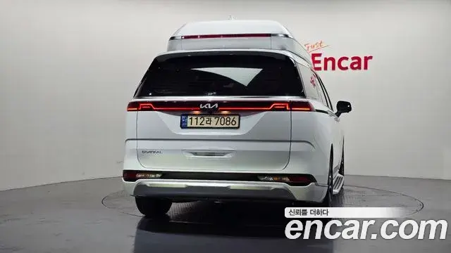 Kia Carnival 2022 — Şəkil 17/34