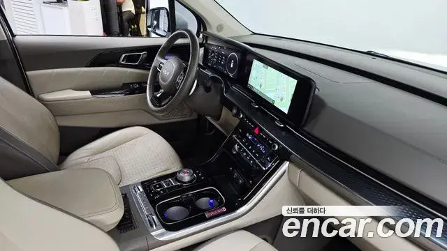 Kia Carnival 2022 — Şəkil 25/34