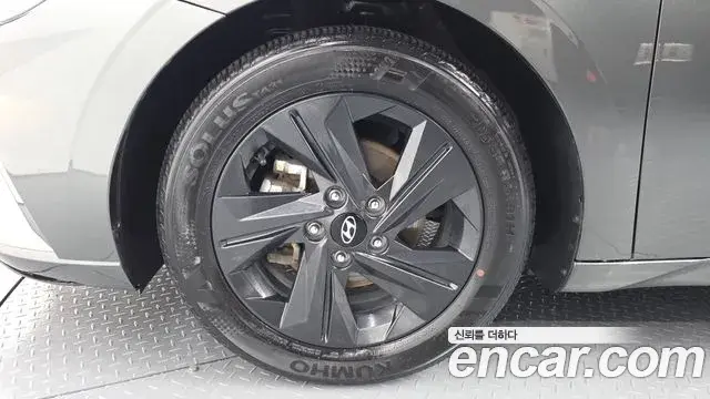 Hyundai The New Avante Hybrid 2022 — ფოტო 6/20