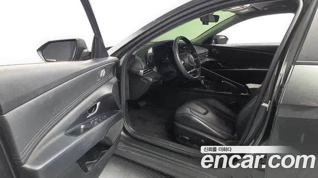 Hyundai The New Avante Hybrid 2022 — ფოტო 10/20