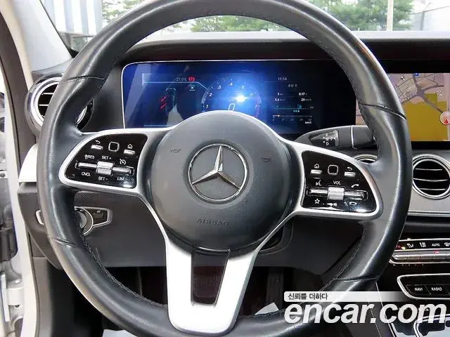 Mercedes-Benz E-Class 2018 — Şəkil 17/20