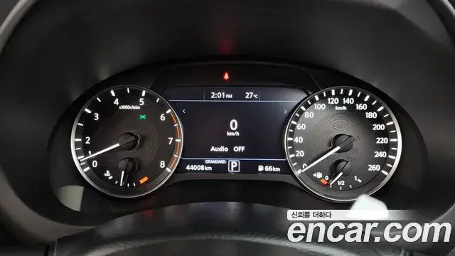 Infiniti QX50 2019 — ფოტო 16/31