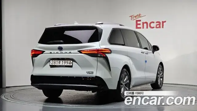 Toyota Sienna 2024 — Şəkil 10/20
