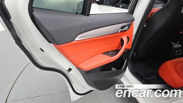 BMW X2 2022 — Şəkil 25/32