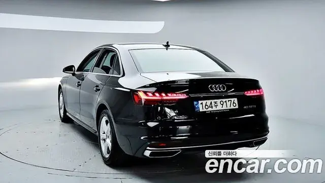 Audi A4 2022 — ფოტო 3/20