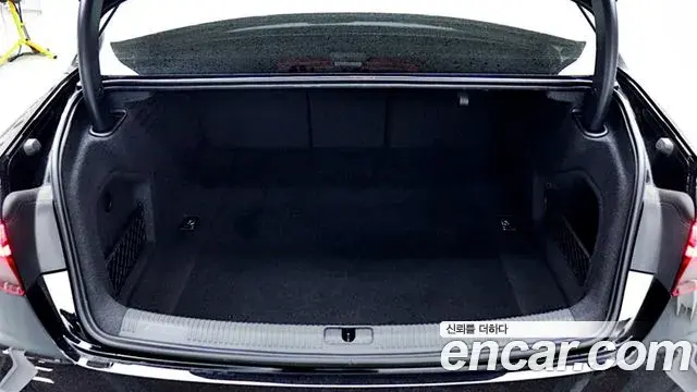 Audi A4 2022 — ფოტო 7/20