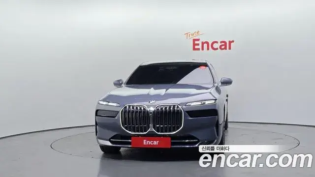 BMW 7 Series 2023 — ფოტო 1/37