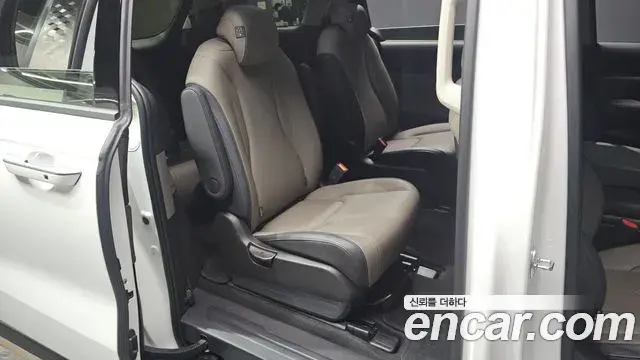 Kia Carnival 2025 — Şəkil 4/33