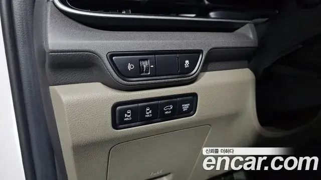 Kia Carnival 2025 — Şəkil 32/33