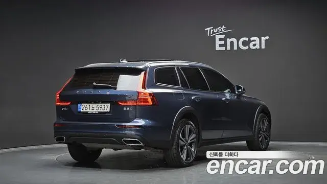 Volvo V60 Cross Country 2021 — Şəkil 24/30